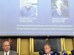 Le Nobel d économie à deux chercheurs américains